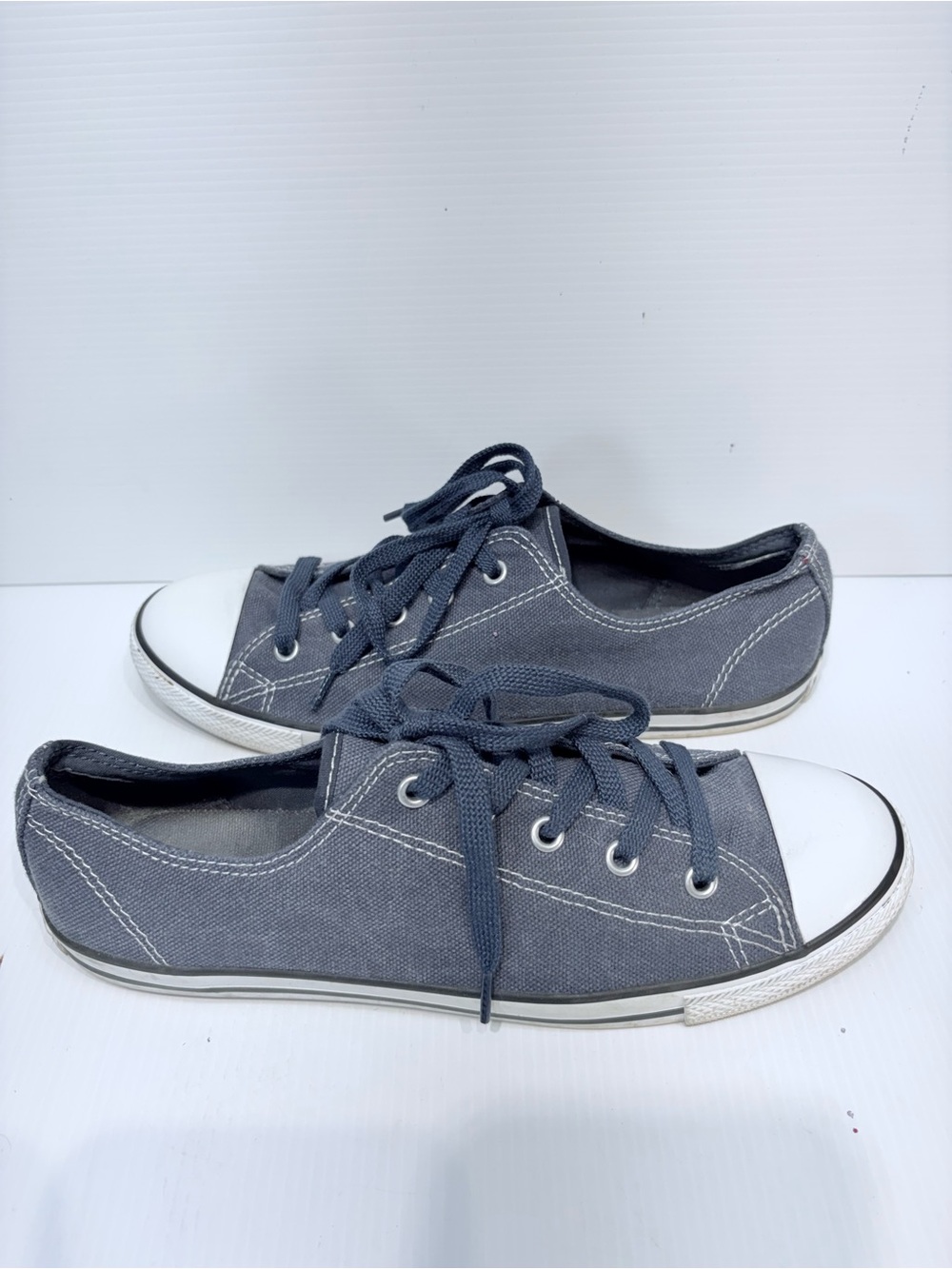 CONVERSE ALL STAR Blue/Gray Low Top Silhouette Canvas Lace-Up Sneakers - 9